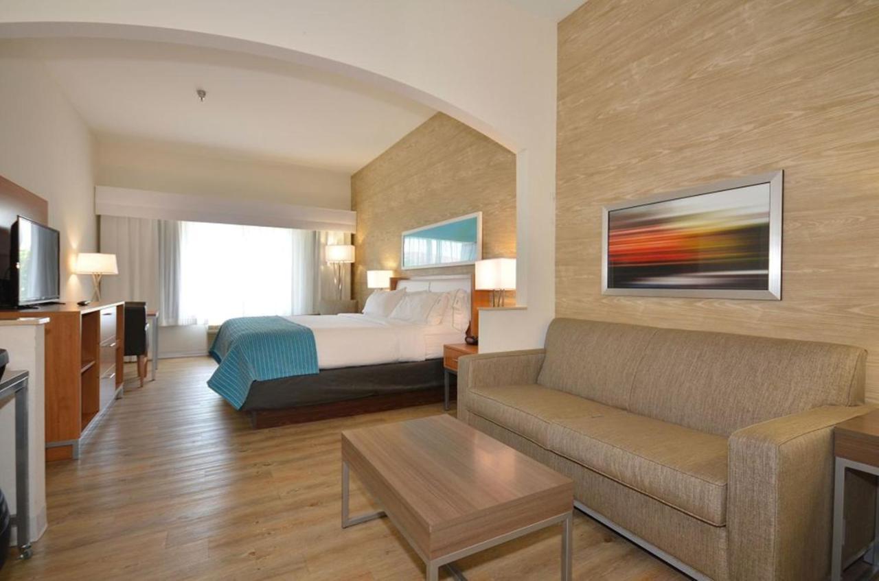 Holiday Inn Express Hotel & Suites Farmington, An Ihg Hotel Bagian luar foto