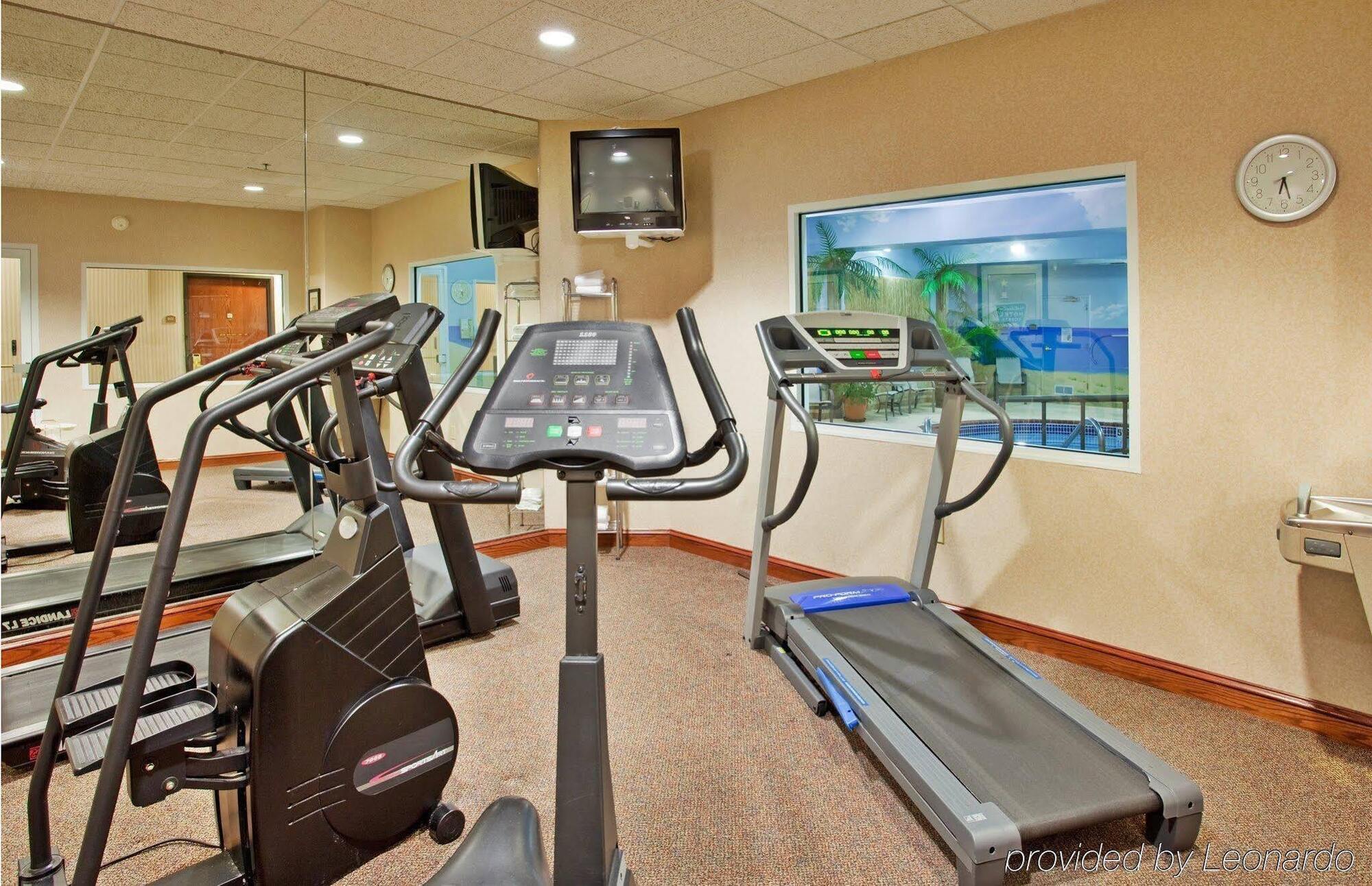 Holiday Inn Express Hotel & Suites Farmington, An Ihg Hotel Bagian luar foto
