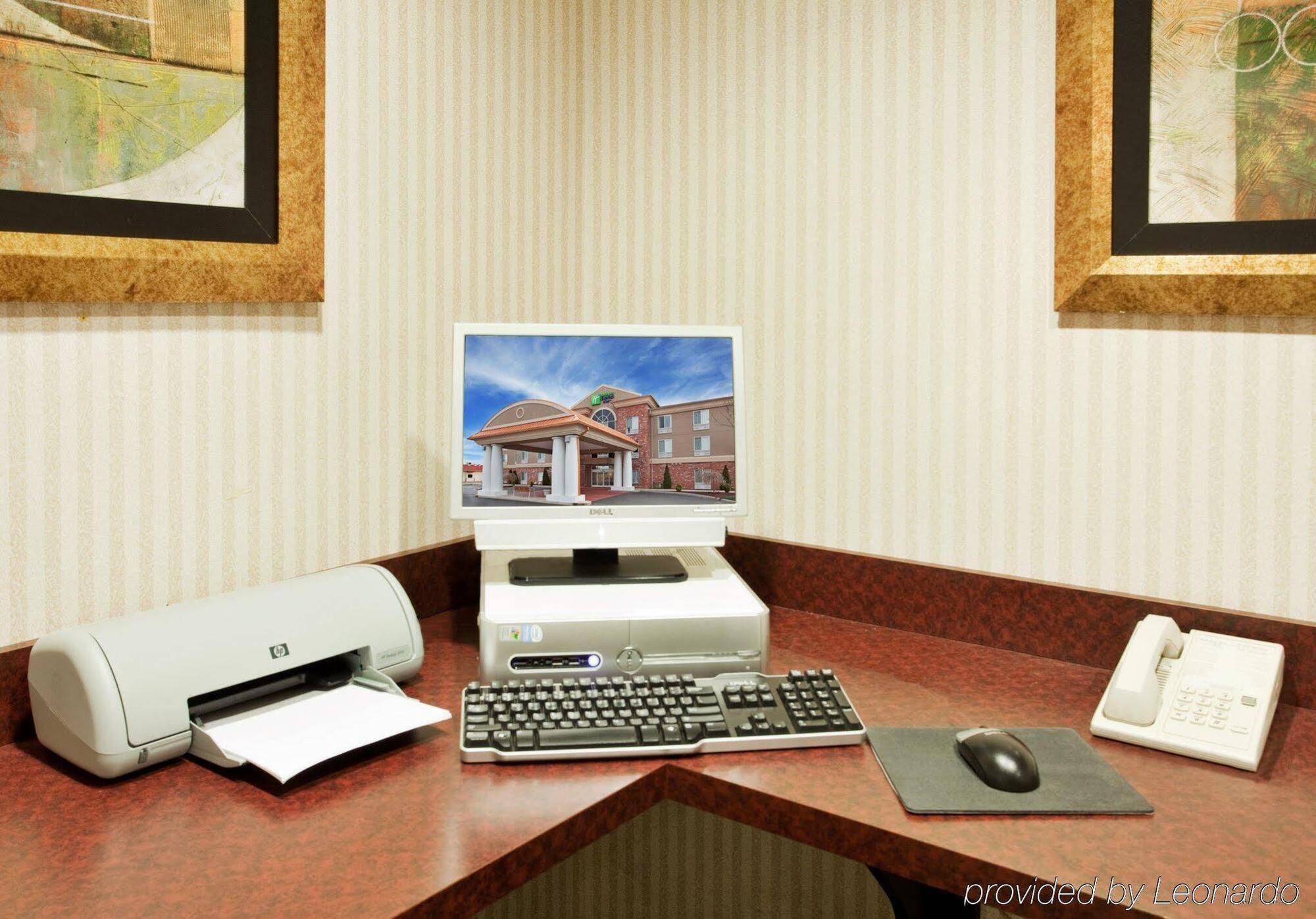 Holiday Inn Express Hotel & Suites Farmington, An Ihg Hotel Bagian luar foto